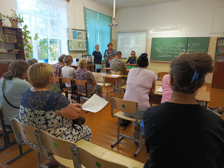 Общешкольное родительское собрание "Безопасные дороги - детям Смоленщины".